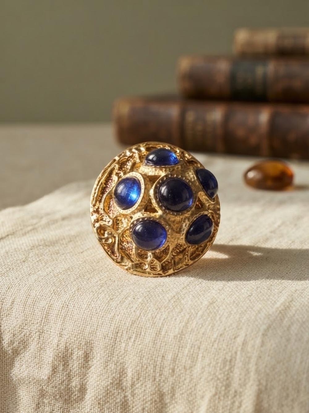STUNNING Artisan Vintage-Component Ornate Gold & Deep Blue Cabochon Ring